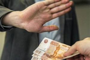 Экс-полицейскому Алатыря за взятку врачу дали 5 тысяч