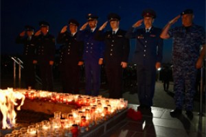 СКР и надзор зажгли бойцам Свечи Памяти