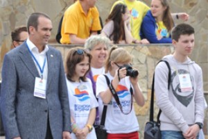 Игнатьев закрыл фестиваль юношеской прессы