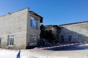 Власти версифицировали обрушение школы Больших Чак