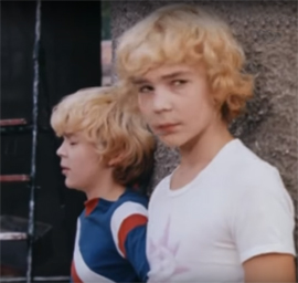 V filme priklyucheniya elektronika