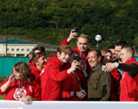 Dmitrij Medvedev na Iturupe1