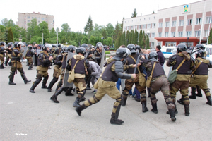 chuvaschskaja polizia repetirovala presechenie obschestvennih besporjadkov3