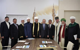 Vladimir Putin skazal muftijam v Kazani o vazhnosti musulmanskoj ummy6