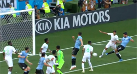 Gol Suaresa otpravil Urugvaj i RF v igry na vylet