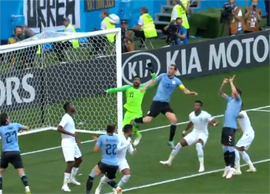 Gol Suaresa otpravil Urugvaj i RF v igry na vylet1