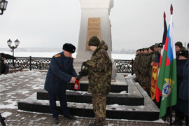 kapsulu po ehstafete DOROGI Pamyati SK RF dostavili iz Sverdlovskoj oblasti v Izhevsk a ottuda ona popadet v Nizhnij Novgorod11
