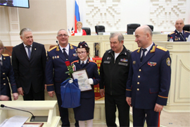 kapsulu po ehstafete DOROGI Pamyati SK RF dostavili iz Sverdlovskoj oblasti v Izhevsk a ottuda ona popadet v Nizhnij Novgorod3