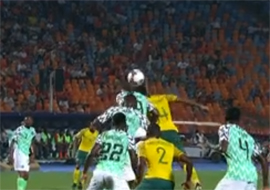 Komanda Ahmeda Musy prorvalas v polufinal Kubka Afriki za minutu do overtajma5