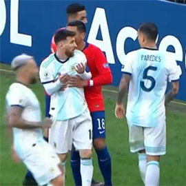 match Chili i Argentiny s udaleniem Messi1