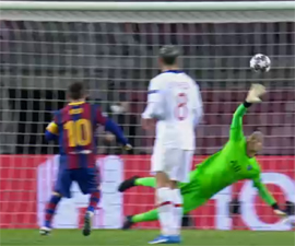 Messi zabivaet s penalti komande Mbappe1