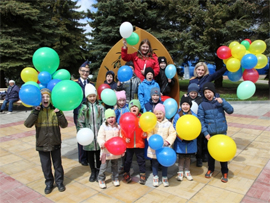 Sotrudniki SKR Chuvashii i sozialnie deti1